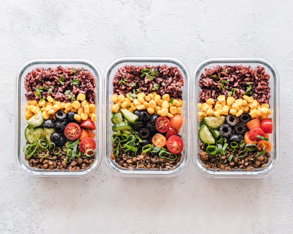 Fresh salad with mixed greens, chickpeas, and vinaigrette